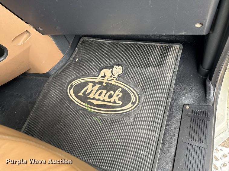 image for item EA1982 2012 Mack GU713 semi truck