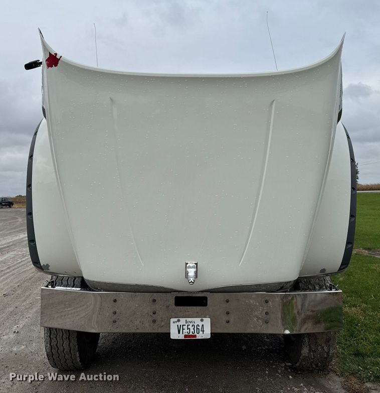 image for item EA1982 2012 Mack GU713 semi truck