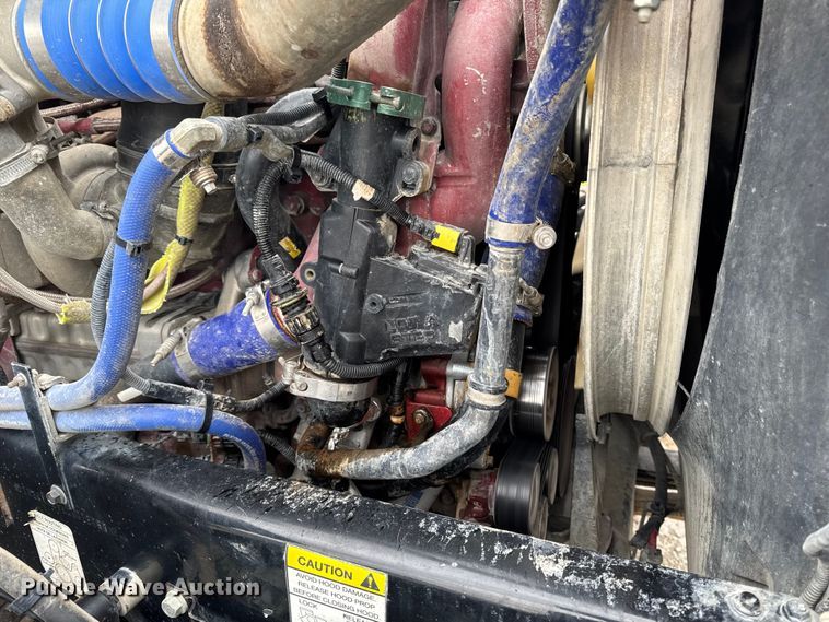 image for item EA1982 2012 Mack GU713 semi truck