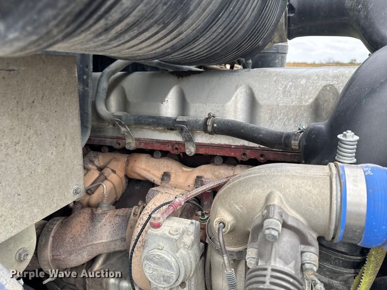 image for item EA1982 2012 Mack GU713 semi truck