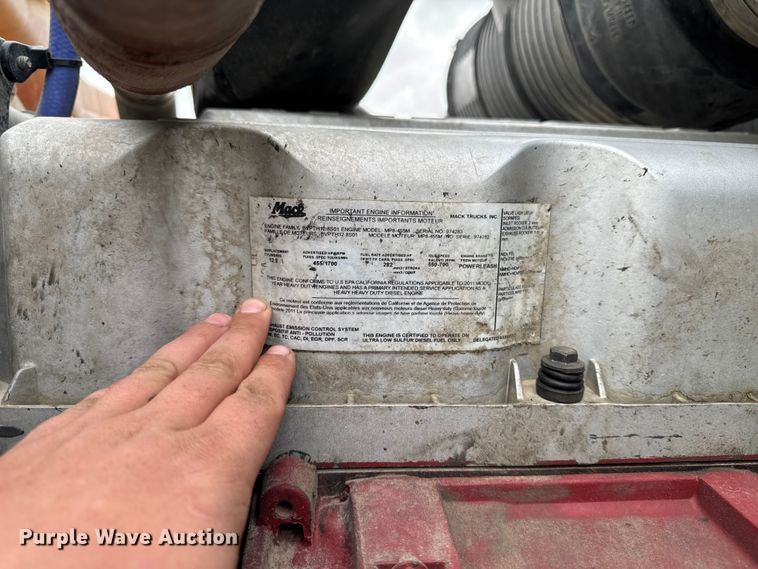 image for item EA1982 2012 Mack GU713 semi truck