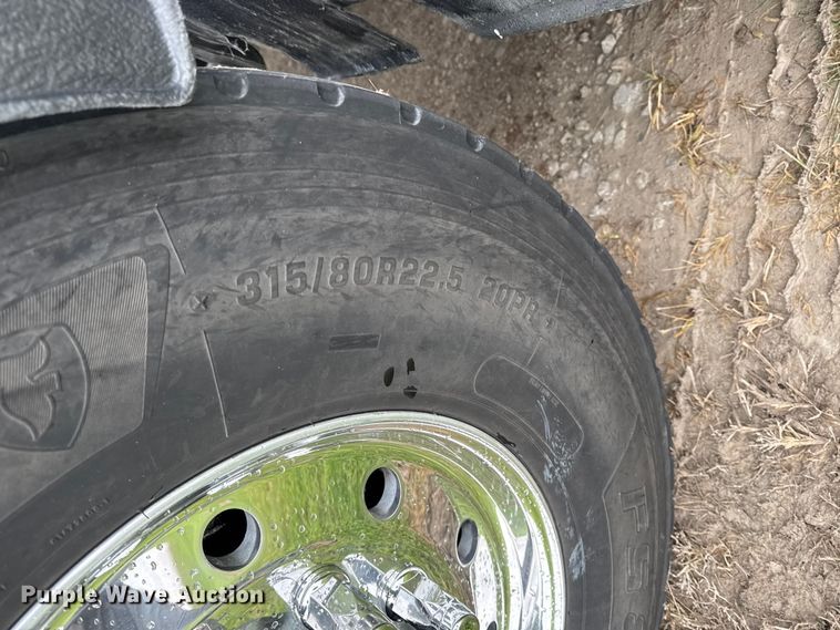 image for item EA1982 2012 Mack GU713 semi truck