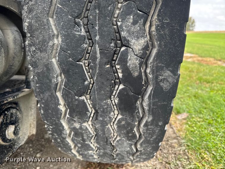 image for item EA1982 2012 Mack GU713 semi truck