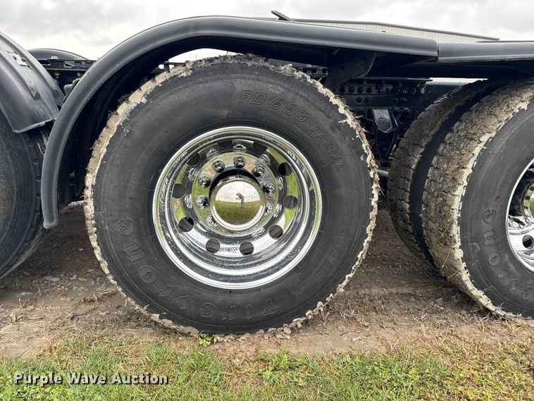 image for item EA1982 2012 Mack GU713 semi truck