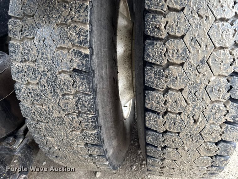 image for item EA1982 2012 Mack GU713 semi truck