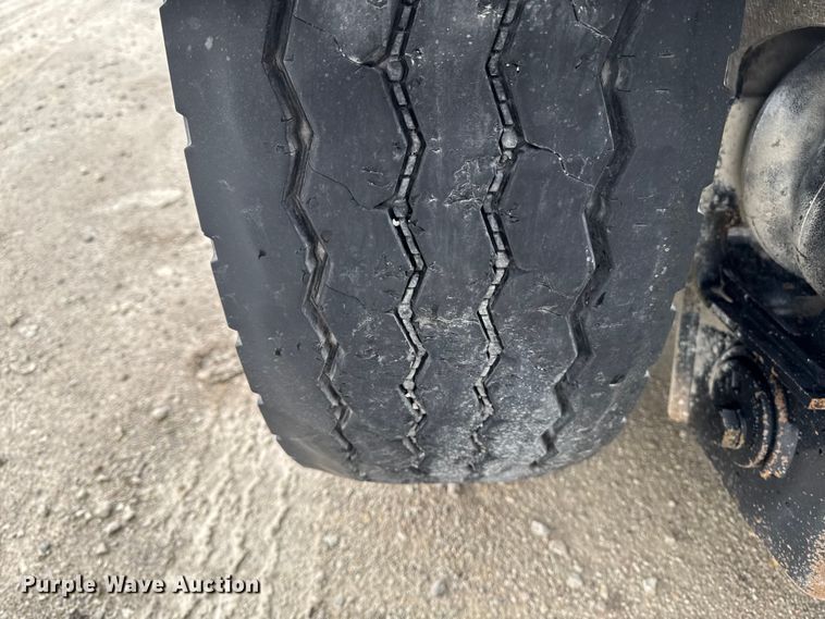 image for item EA1982 2012 Mack GU713 semi truck