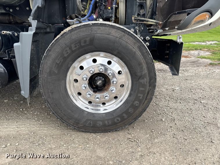 image for item EA1982 2012 Mack GU713 semi truck