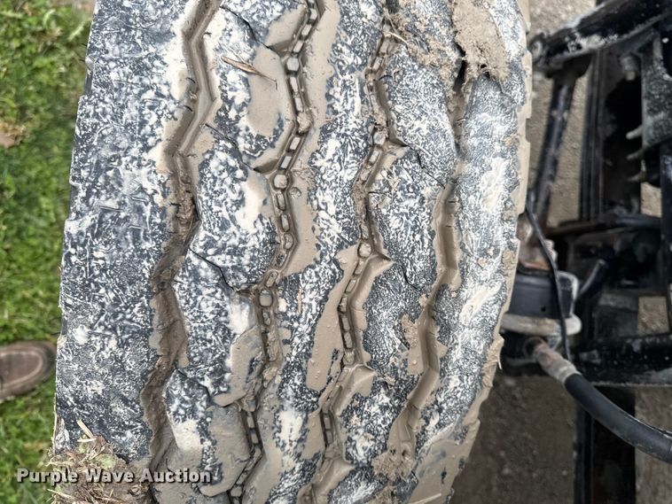 image for item EA1982 2012 Mack GU713 semi truck