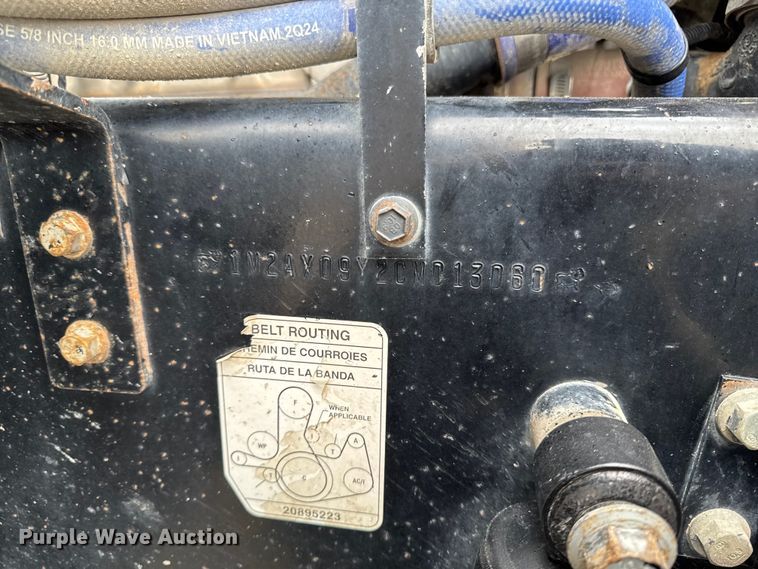 image for item EA1982 2012 Mack GU713 semi truck