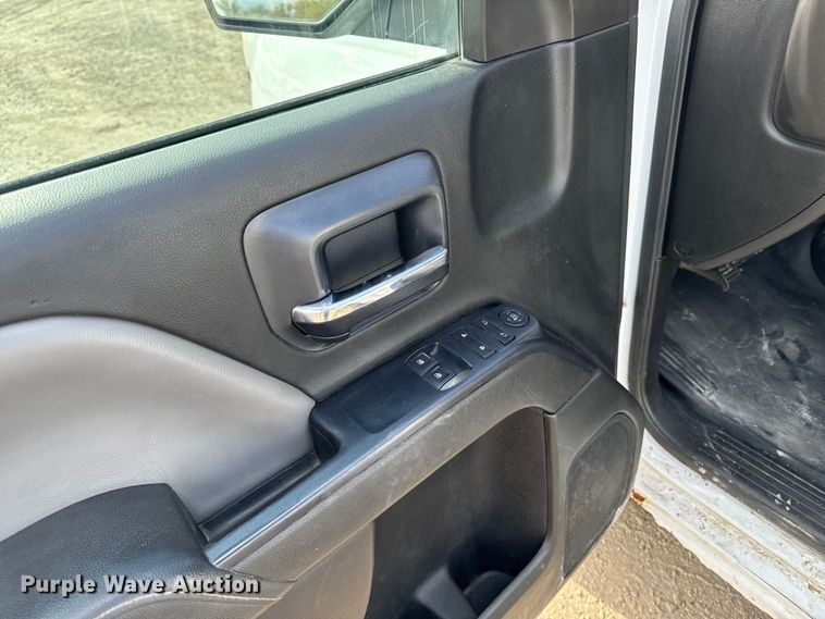 image for item EA1984 2015 Chevrolet Silverado 1500 pickup truck