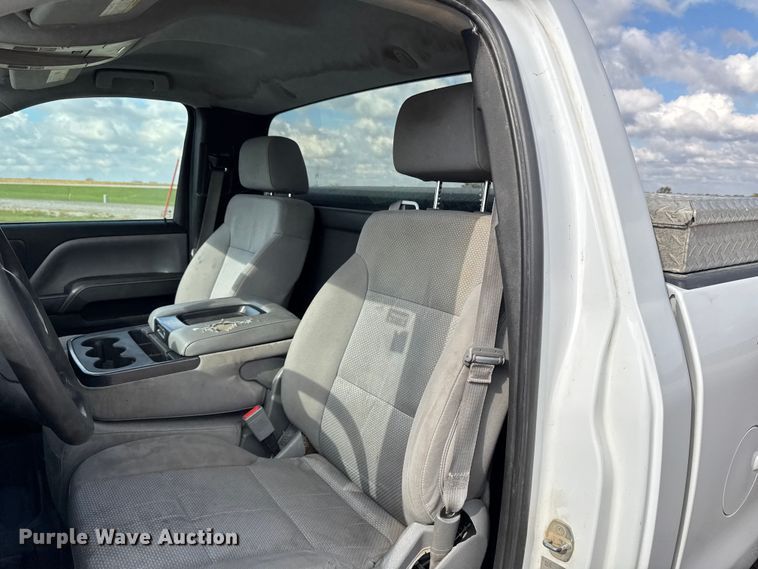 image for item EA1984 2015 Chevrolet Silverado 1500 pickup truck