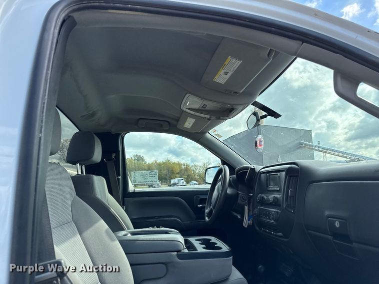 image for item EA1984 2015 Chevrolet Silverado 1500 pickup truck