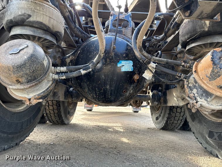 image for item EA1985 2009 Kenworth W900 semi truck