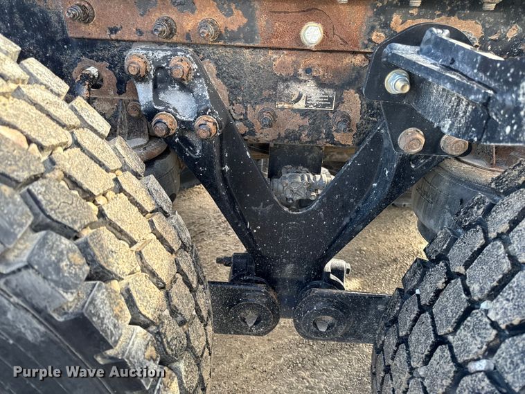 image for item EA1985 2009 Kenworth W900 semi truck