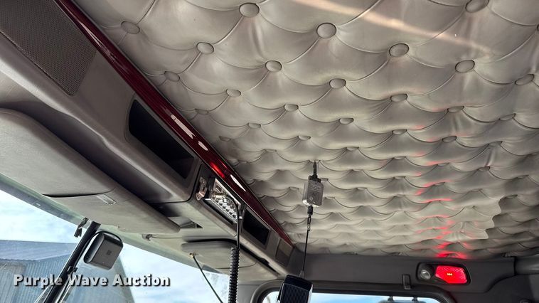 image for item EA1985 2009 Kenworth W900 semi truck