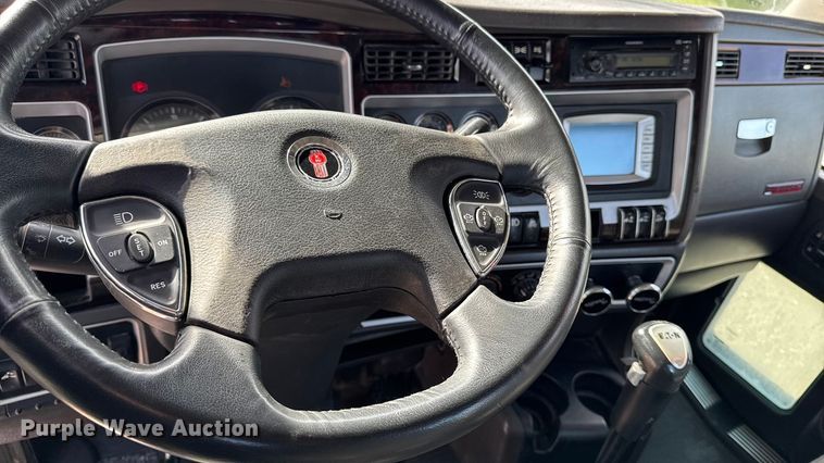 image for item EA1985 2009 Kenworth W900 semi truck