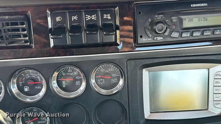 image for item EA1985 2009 Kenworth W900 semi truck