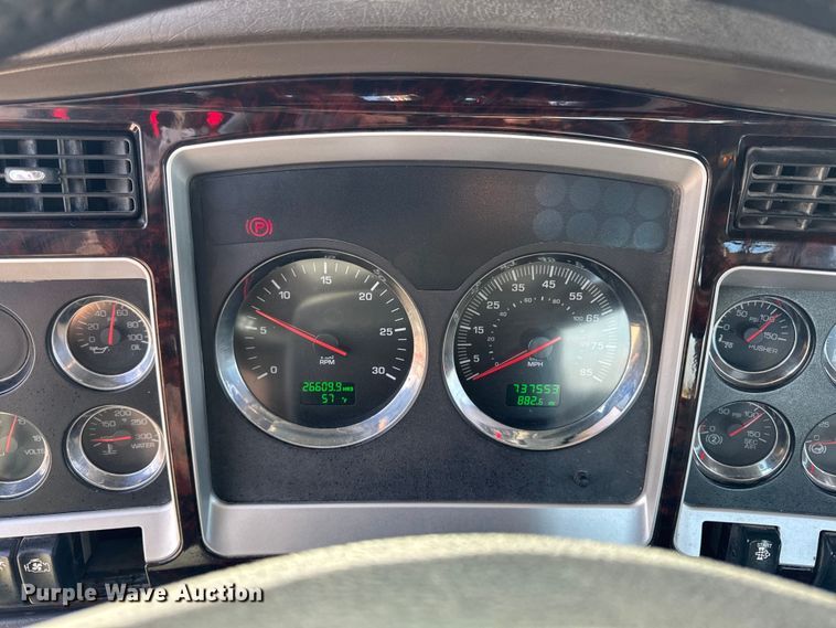 image for item EA1985 2009 Kenworth W900 semi truck