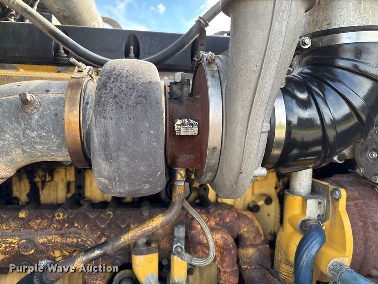 image for item EA1985 2009 Kenworth W900 semi truck