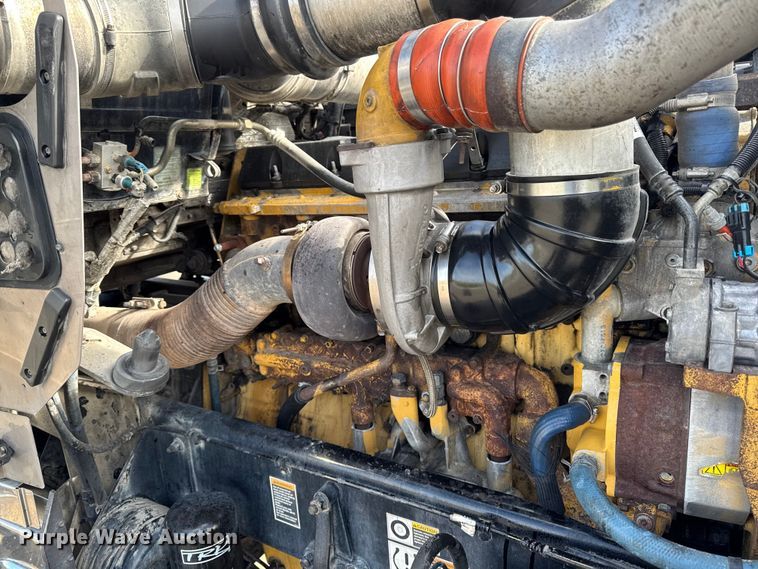 image for item EA1985 2009 Kenworth W900 semi truck