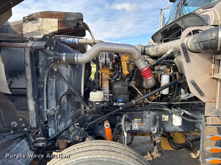 image for item EA1985 2009 Kenworth W900 semi truck