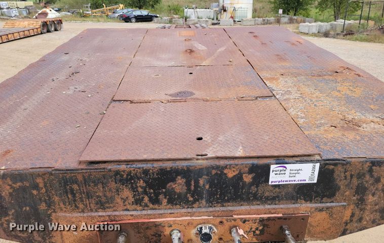 image for item EA2564 2001 Trail King lowboy equipment trailer