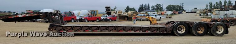 image for item EA2564 2001 Trail King lowboy equipment trailer