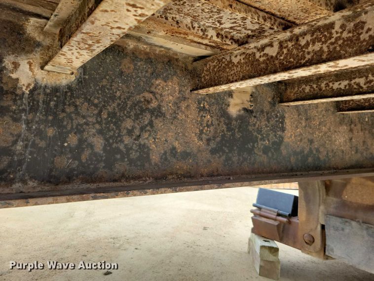 image for item EA2564 2001 Trail King lowboy equipment trailer