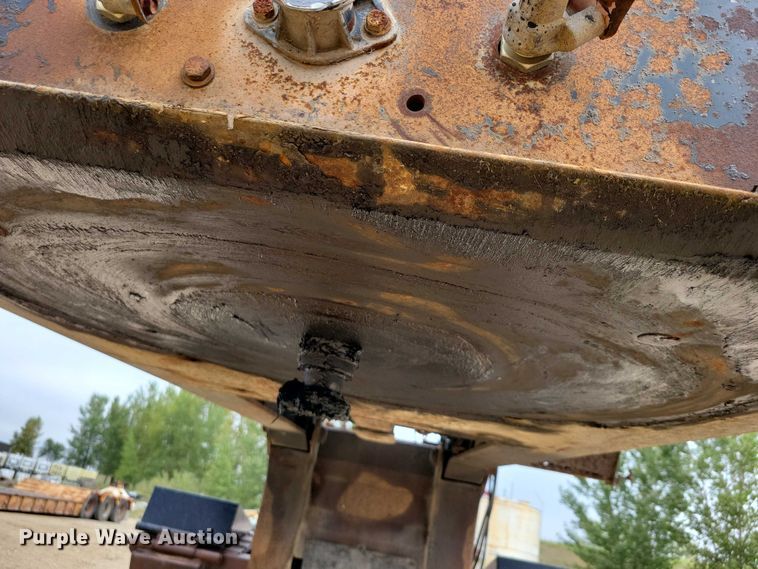 image for item EA2564 2001 Trail King lowboy equipment trailer