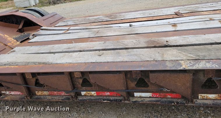 image for item EA2564 2001 Trail King lowboy equipment trailer