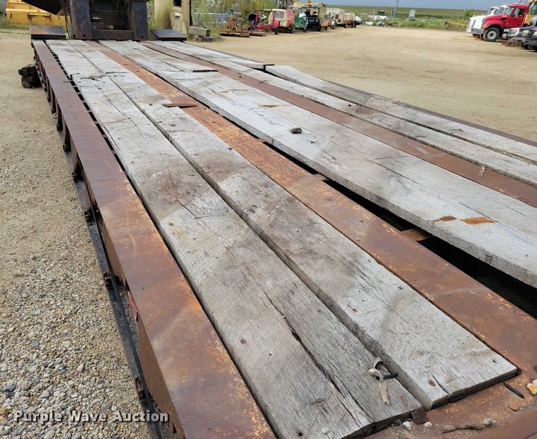 image for item EA2564 2001 Trail King lowboy equipment trailer