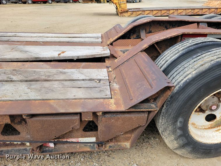 image for item EA2564 2001 Trail King lowboy equipment trailer