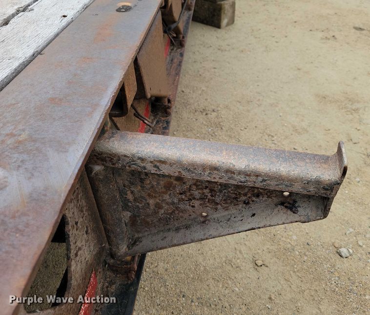 image for item EA2564 2001 Trail King lowboy equipment trailer