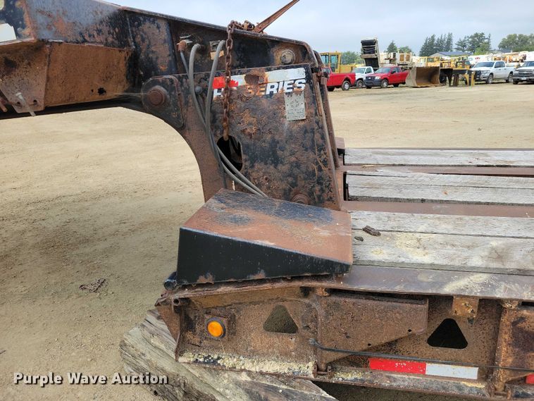image for item EA2564 2001 Trail King lowboy equipment trailer