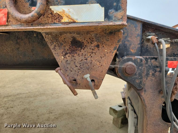 image for item EA2564 2001 Trail King lowboy equipment trailer