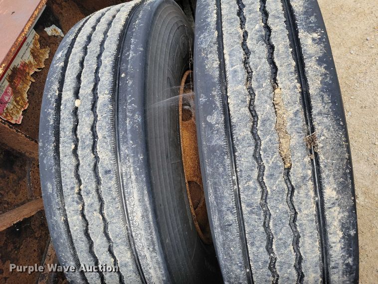 image for item EA2564 2001 Trail King lowboy equipment trailer