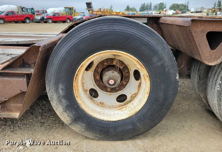 image for item EA2564 2001 Trail King lowboy equipment trailer