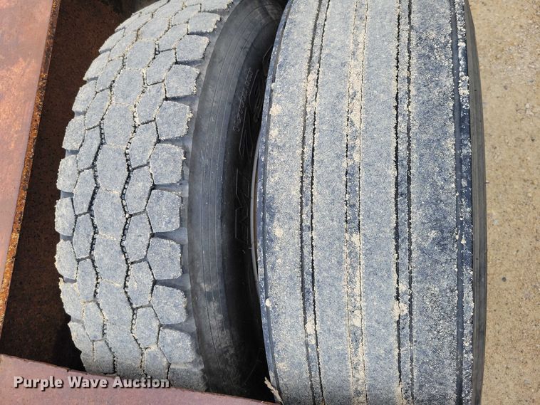 image for item EA2564 2001 Trail King lowboy equipment trailer