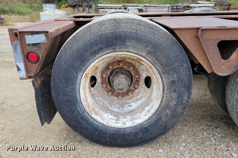 image for item EA2564 2001 Trail King lowboy equipment trailer