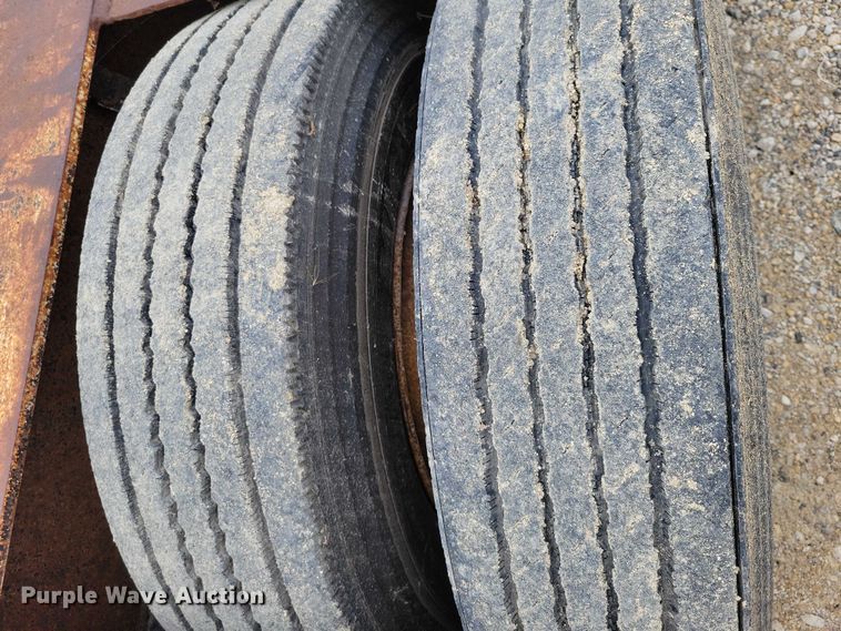 image for item EA2564 2001 Trail King lowboy equipment trailer