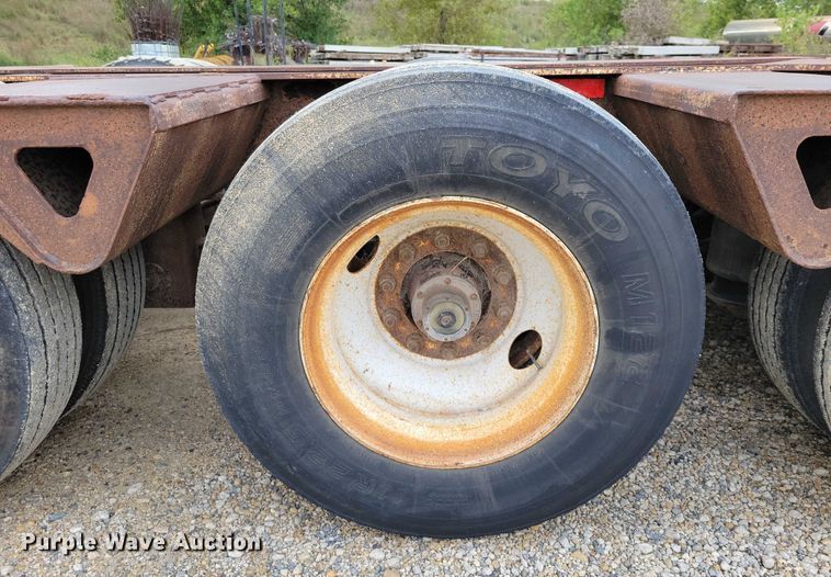 image for item EA2564 2001 Trail King lowboy equipment trailer