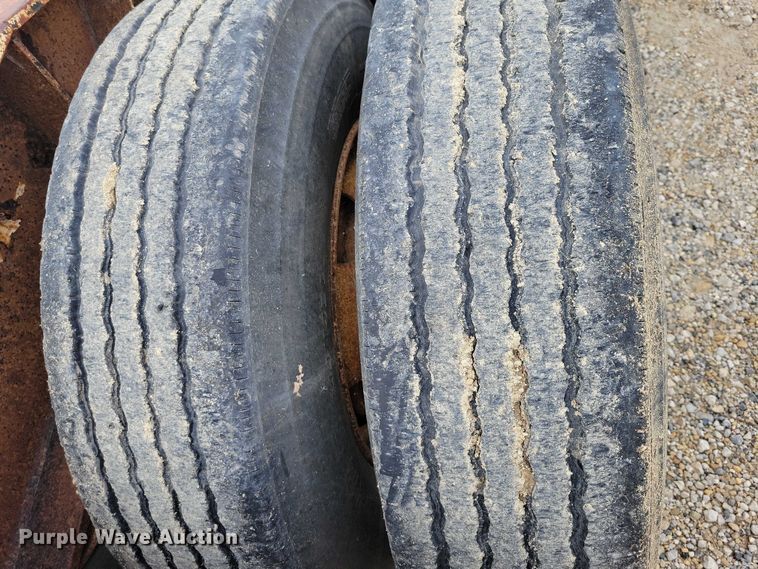 image for item EA2564 2001 Trail King lowboy equipment trailer