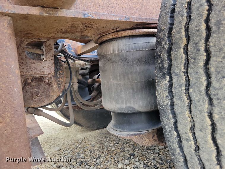 image for item EA2564 2001 Trail King lowboy equipment trailer