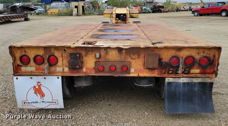 image for item EA2569 1993 Trail King lowboy equipment trailer