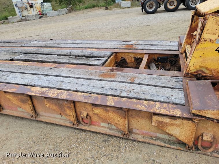 image for item EA2569 1993 Trail King lowboy equipment trailer