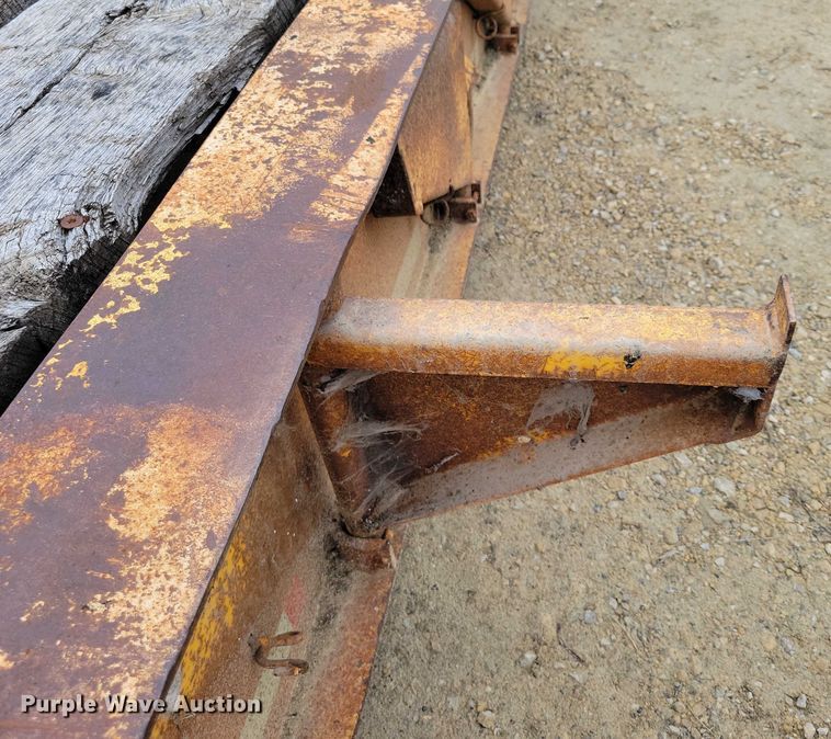 image for item EA2569 1993 Trail King lowboy equipment trailer