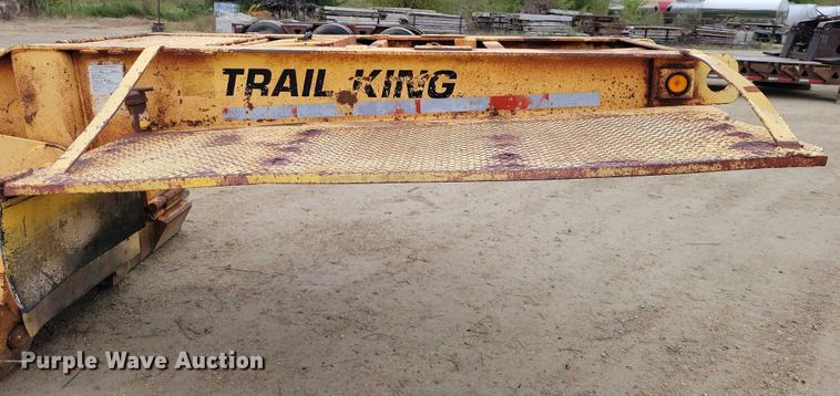 image for item EA2569 1993 Trail King lowboy equipment trailer