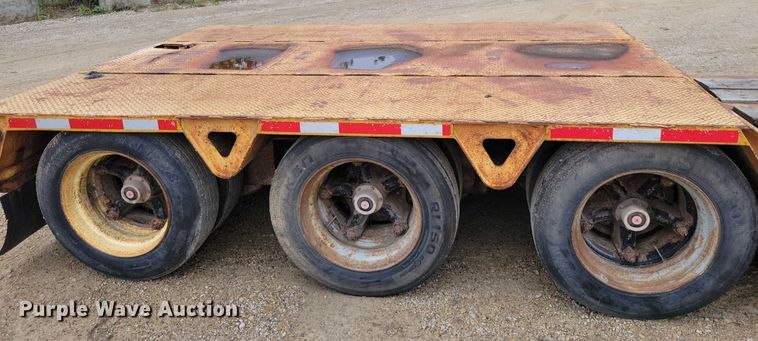 image for item EA2569 1993 Trail King lowboy equipment trailer