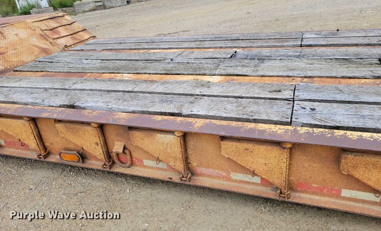 image for item EA2569 1993 Trail King lowboy equipment trailer