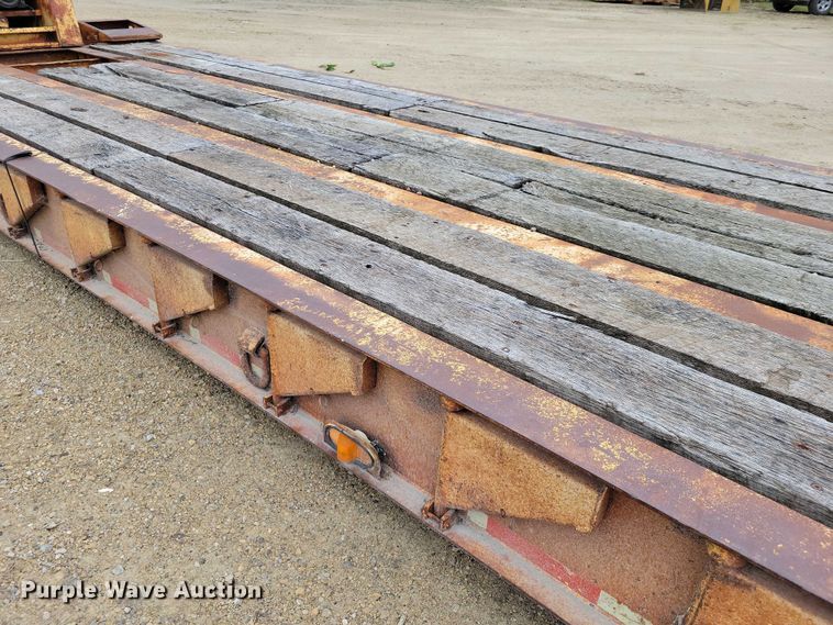 image for item EA2569 1993 Trail King lowboy equipment trailer